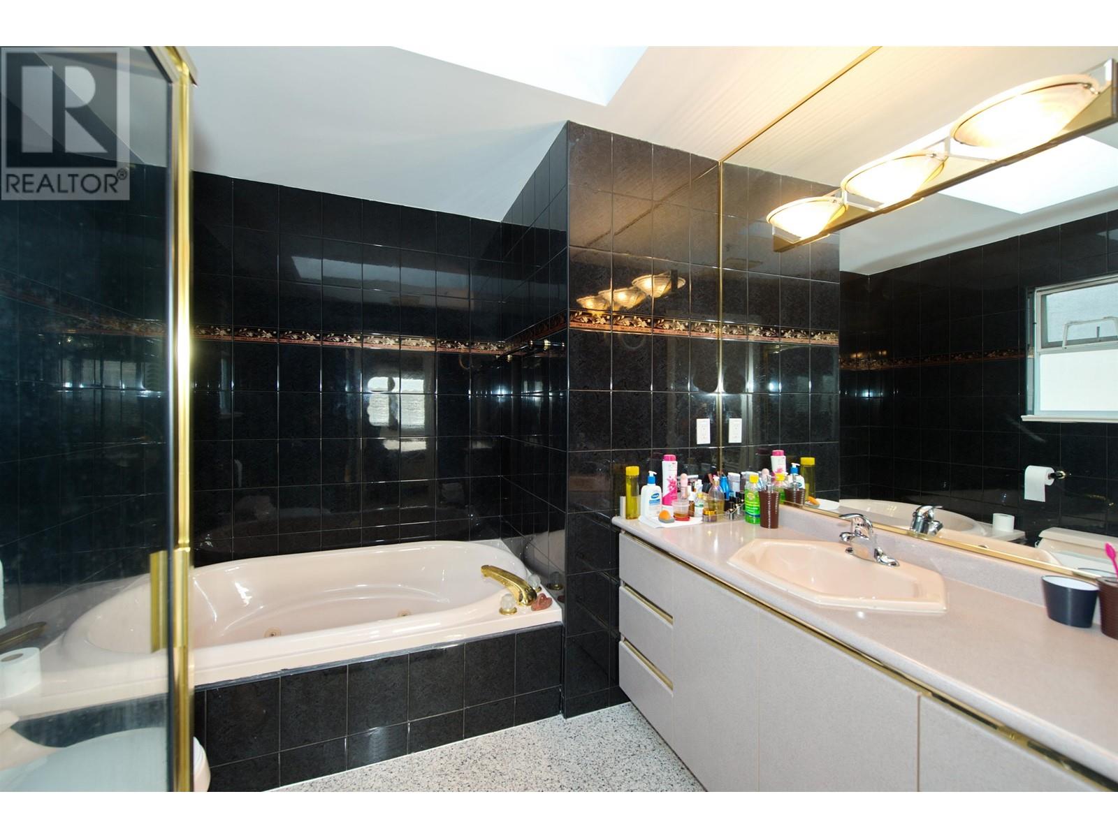 7463 Gladstone Street, Vancouver, British Columbia  V5P 4G9 - Photo 28 - R2989829