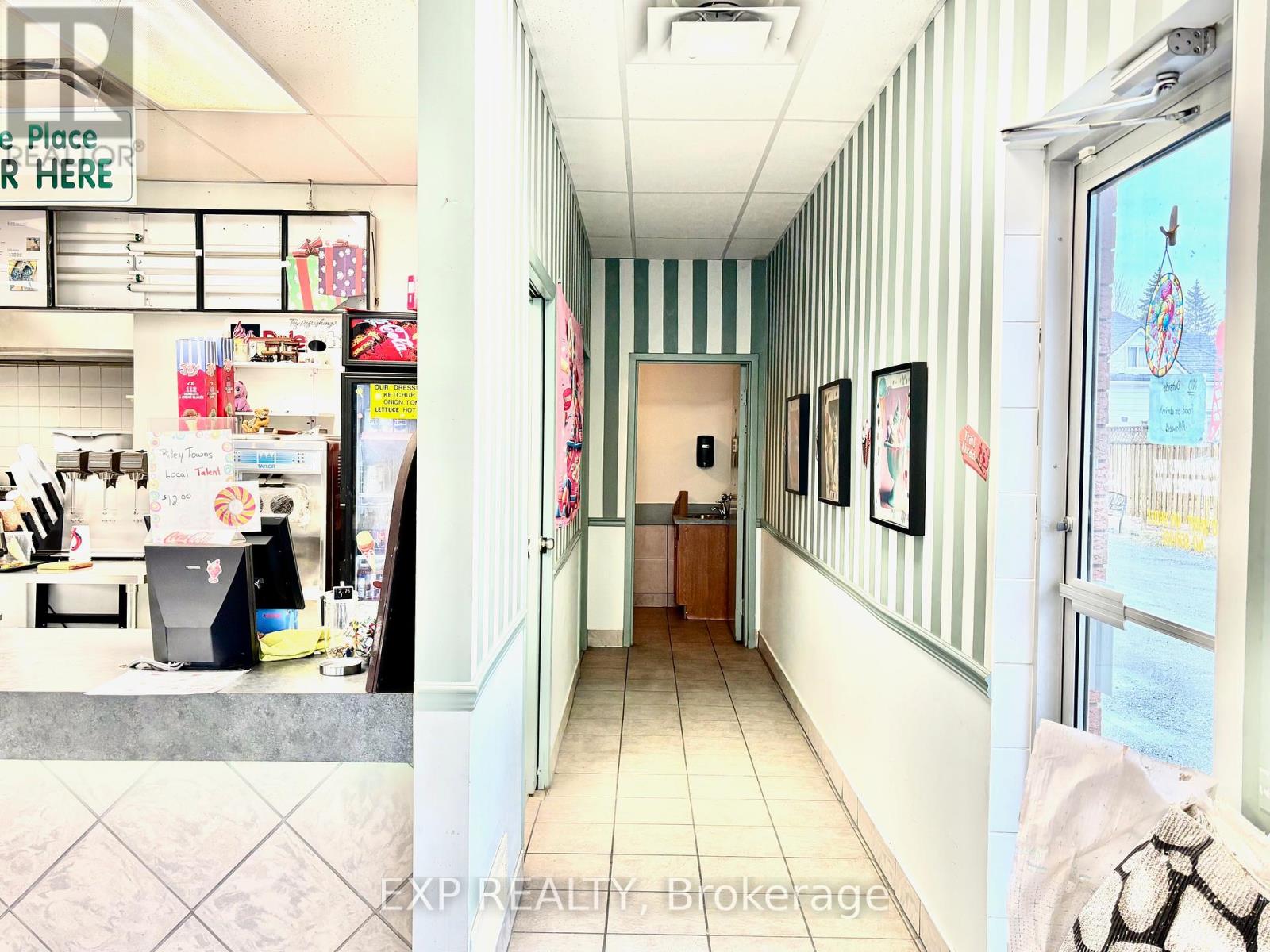 23 Bay Street N, Madawaska Valley, Ontario  K0J 1B0 - Photo 11 - X12094584