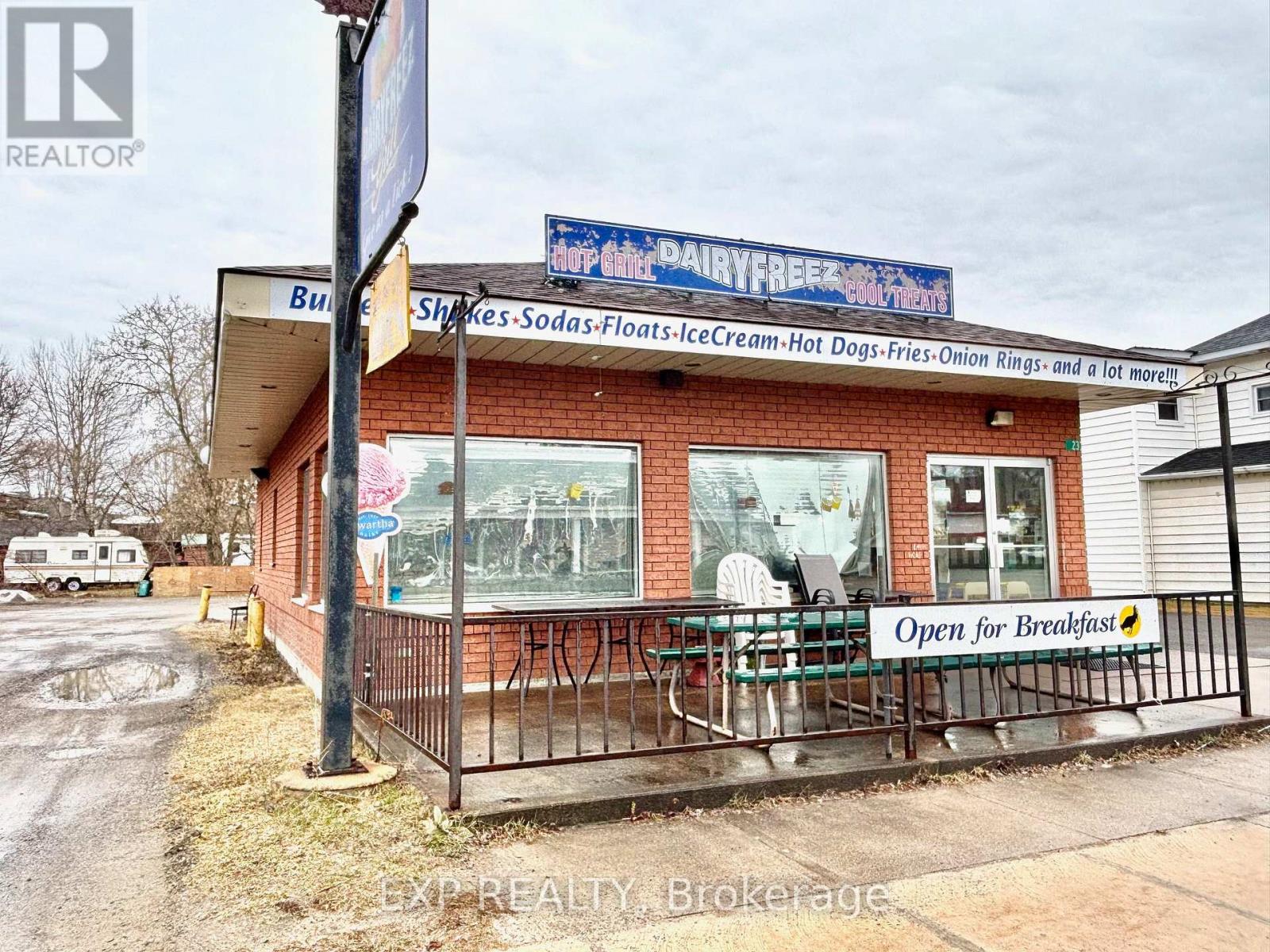 23 BAY STREET N, Madawaska Valley, Ontario