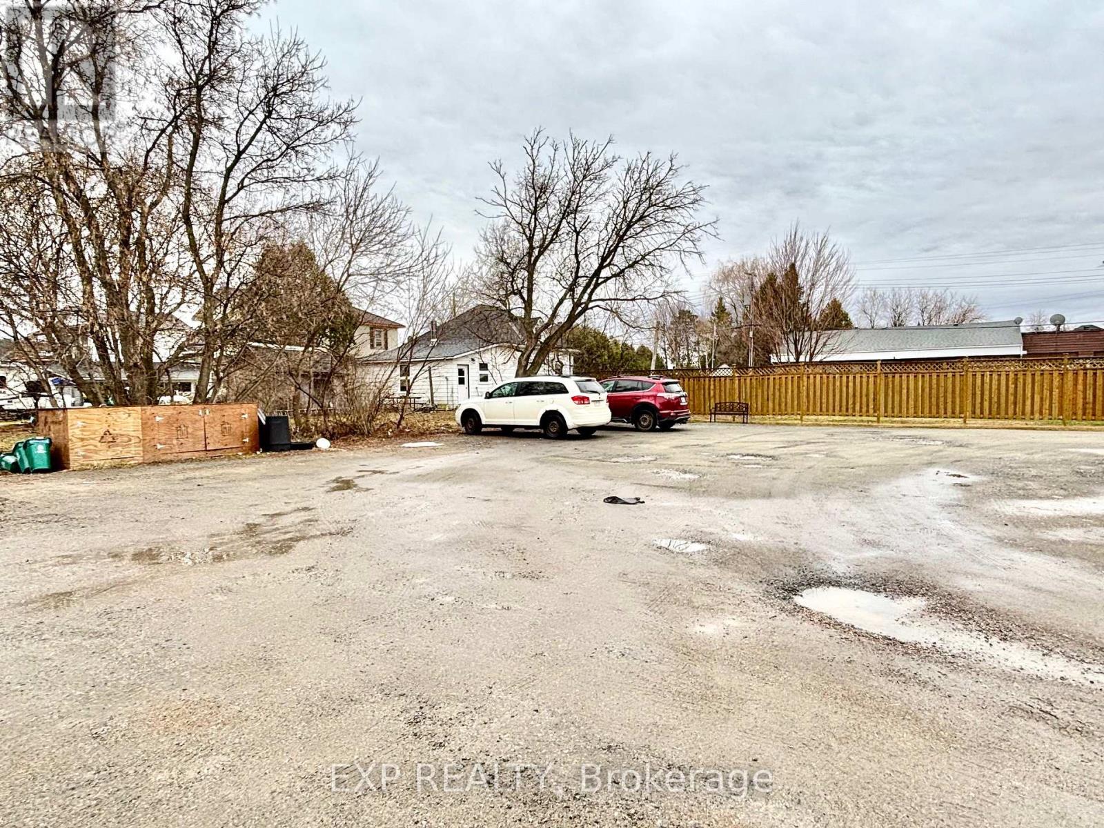 23 Bay Street N, Madawaska Valley, Ontario  K0J 1B0 - Photo 6 - X12094584