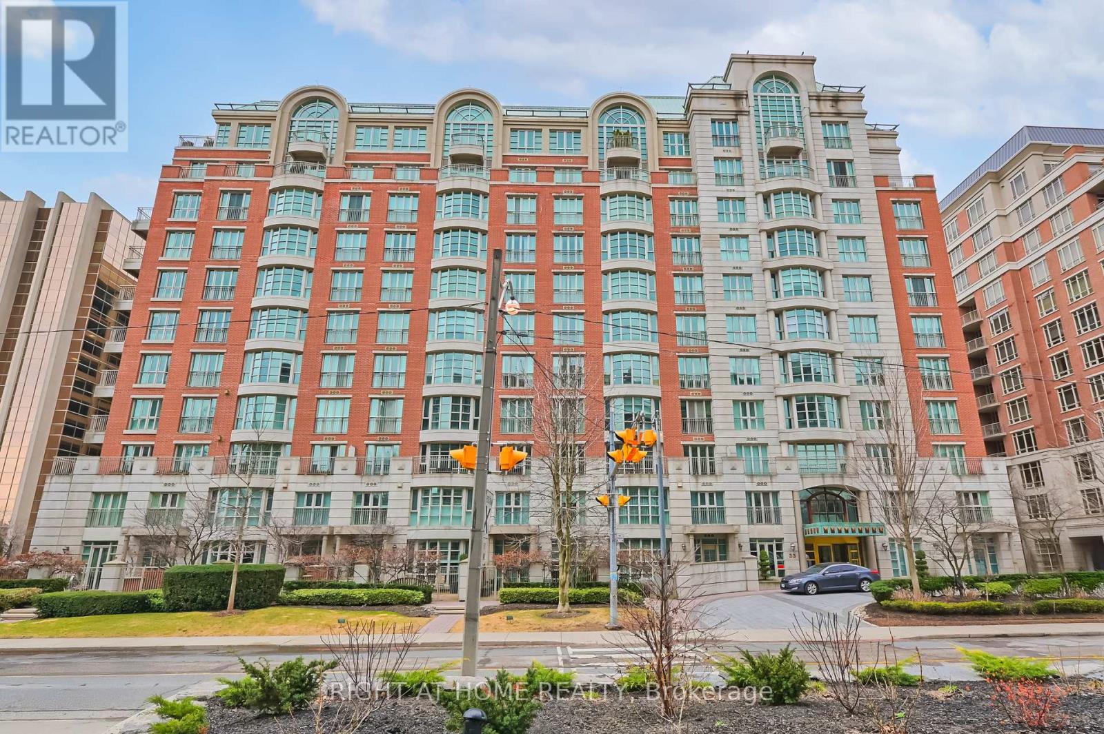 209 - 33 Delisle Avenue, Toronto, Ontario  M4V 3C7 - Photo 1 - C12094595