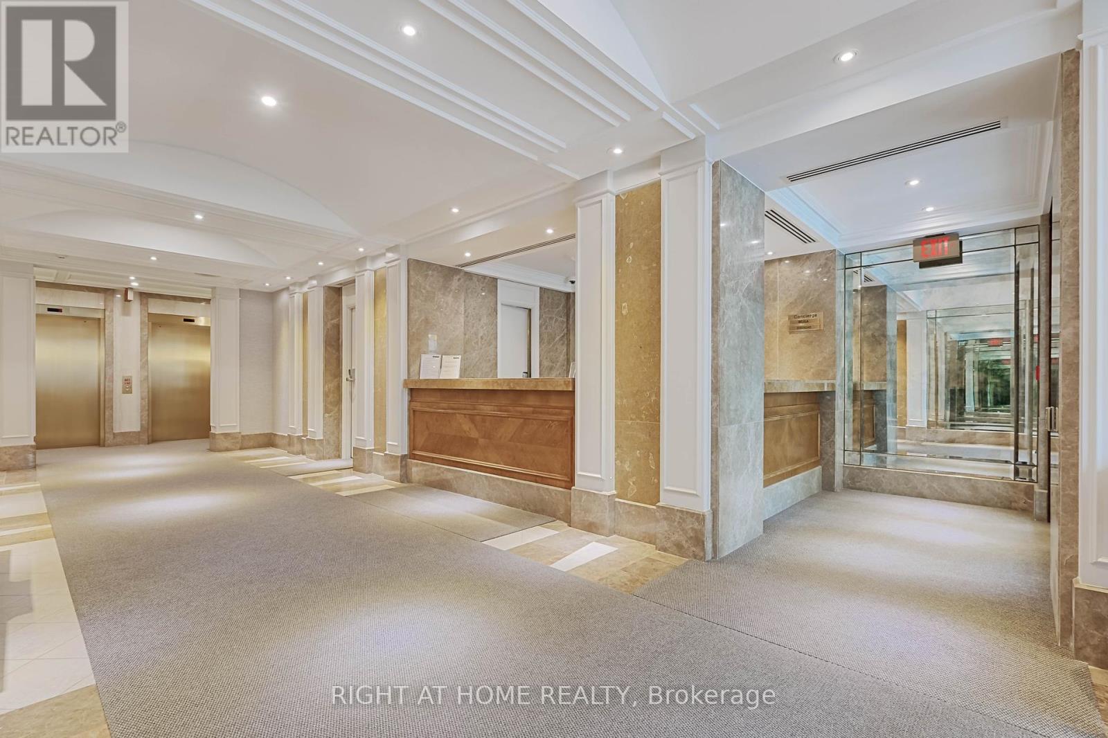209 - 33 Delisle Avenue, Toronto, Ontario  M4V 3C7 - Photo 3 - C12094595