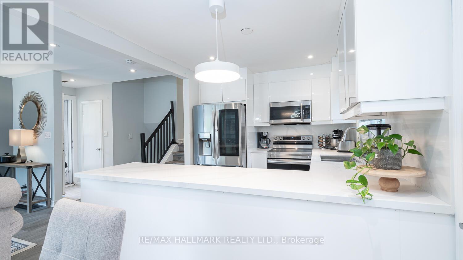 11 Seaton Drive, Aurora, Ontario  L4G 2J9 - Photo 1 - N12094594