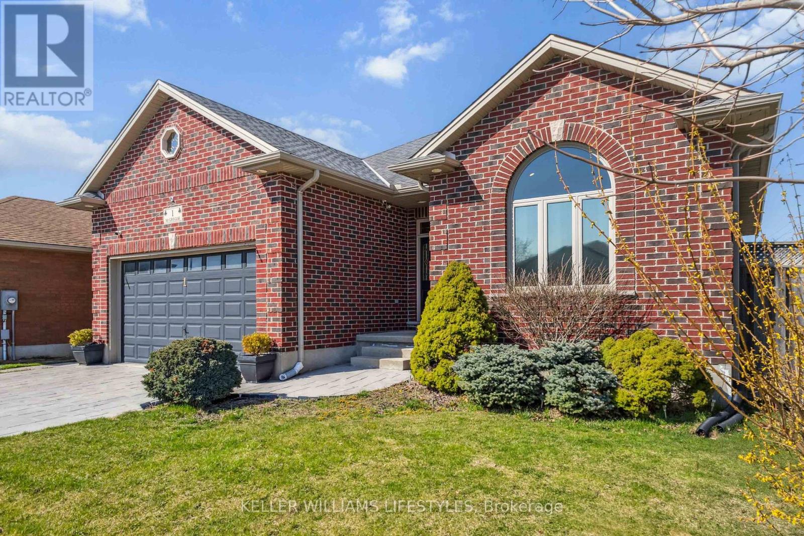 1 Mcgregor Court, St. Thomas, Ontario  N5P 4H7 - Photo 4 - X12094674