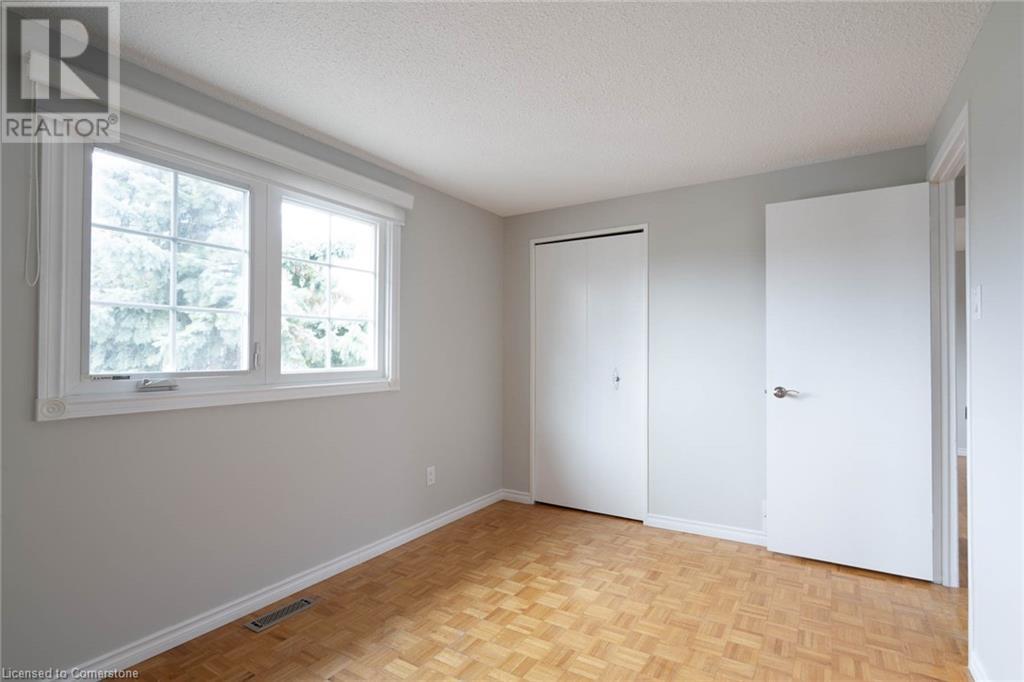 Property at 3279 HORNBEAM Crescent image 2