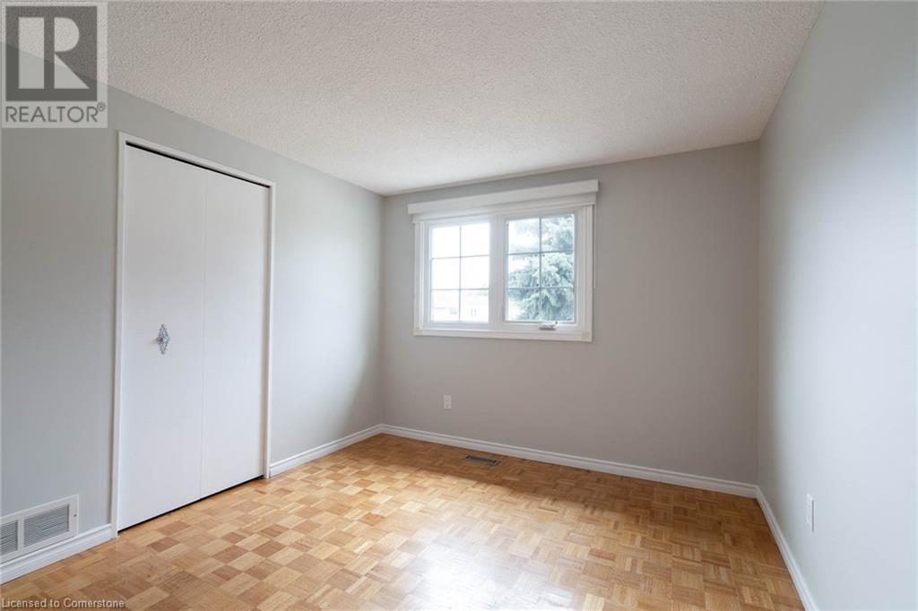 Property at 3279 HORNBEAM Crescent image 3