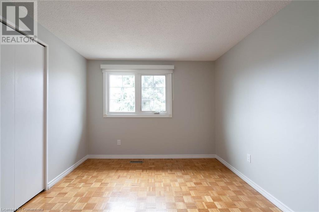 Property at 3279 HORNBEAM Crescent image 4
