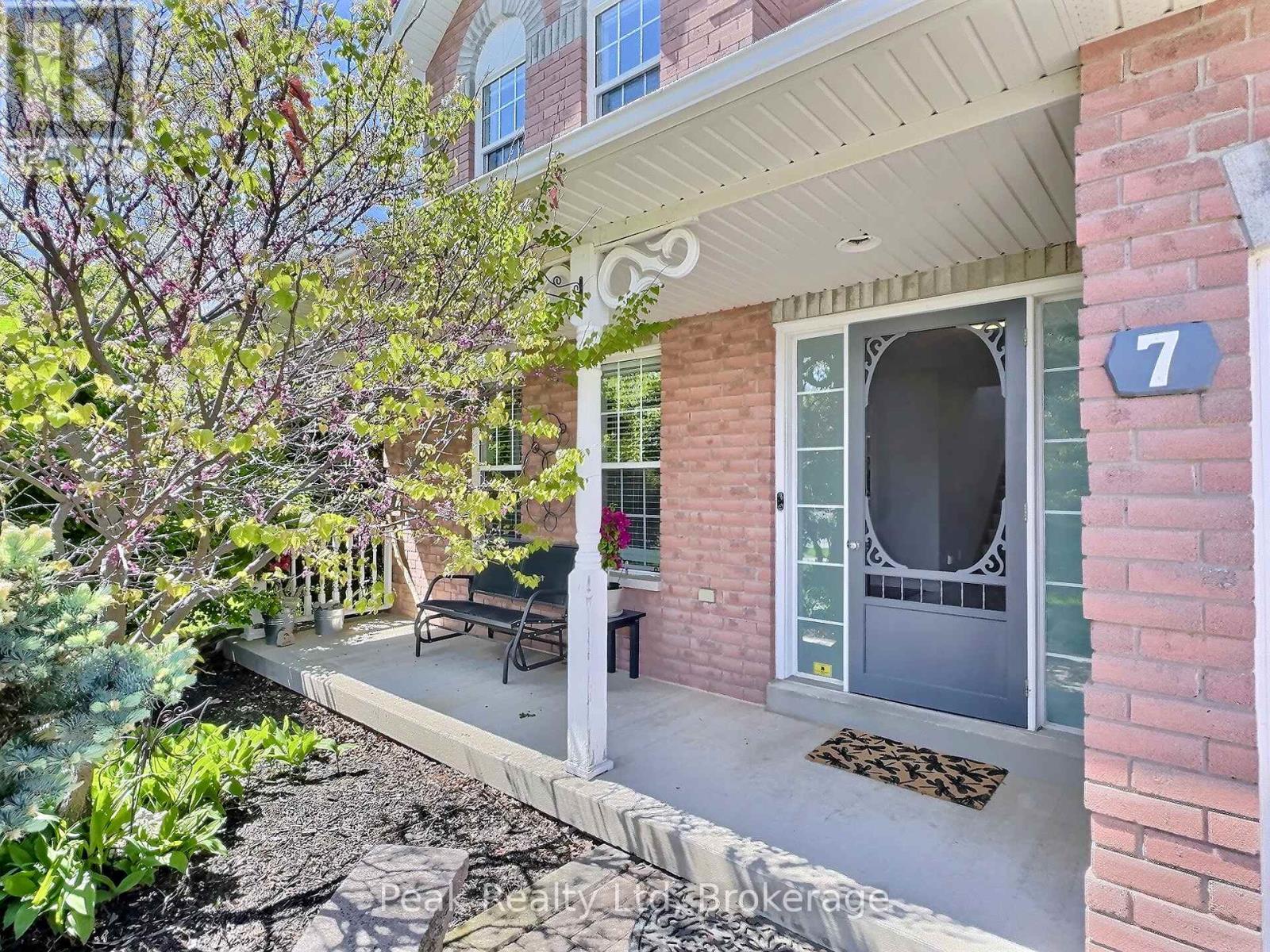 7 Hunt Street, North Dumfries, Ontario  N0B 1E0 - Photo 2 - X12094682