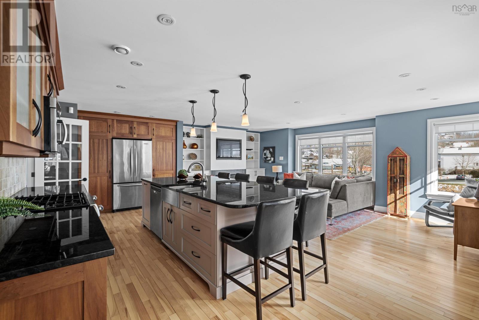 Property at 13 Banook Avenue image 4