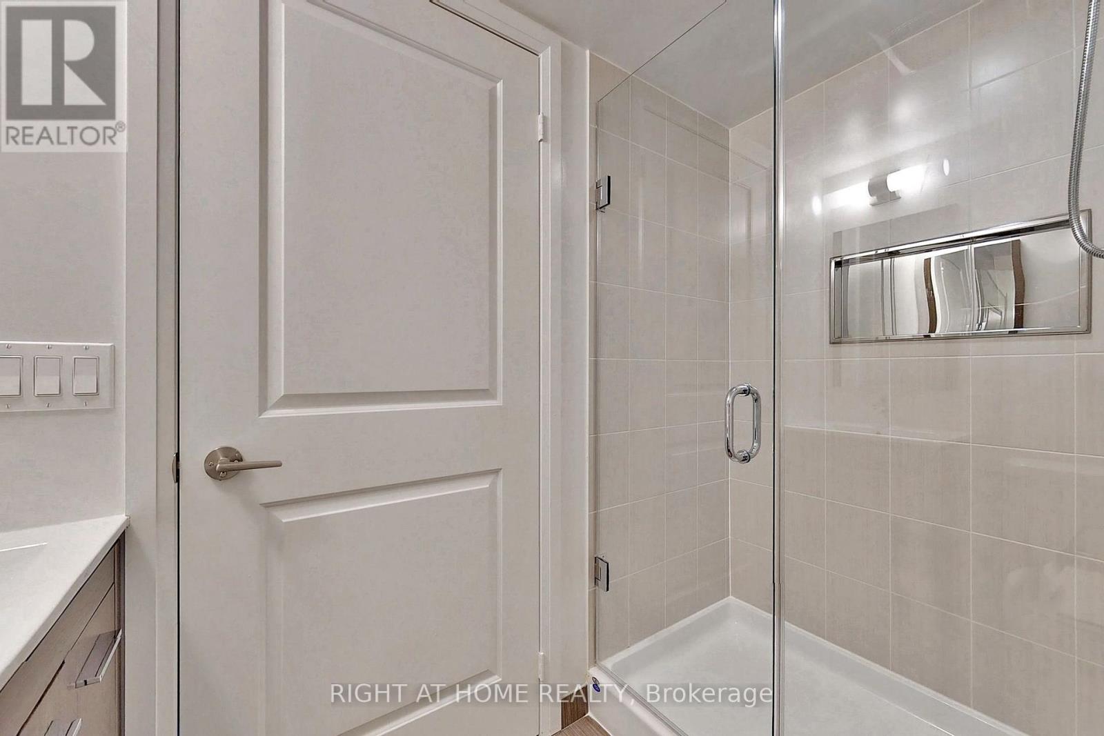 507 - 30 Meadowglen Place, Toronto, Ontario  M1G 0A6 - Photo 16 - E12094652