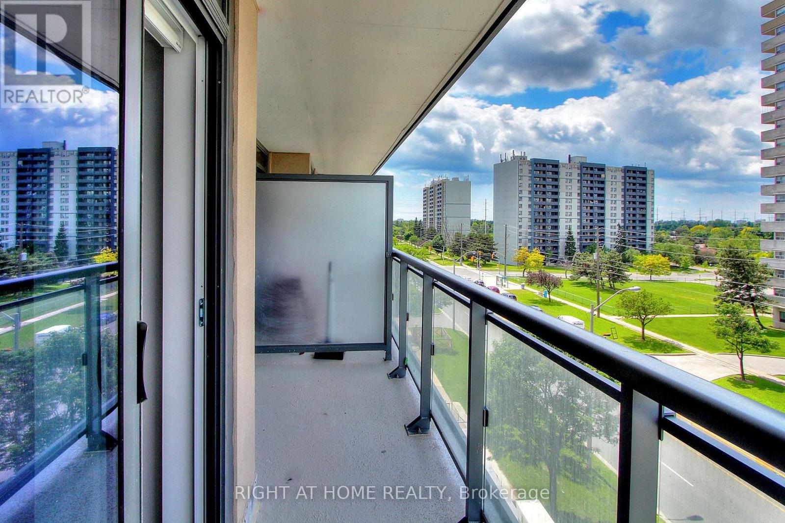 507 - 30 Meadowglen Place, Toronto, Ontario  M1G 0A6 - Photo 29 - E12094652