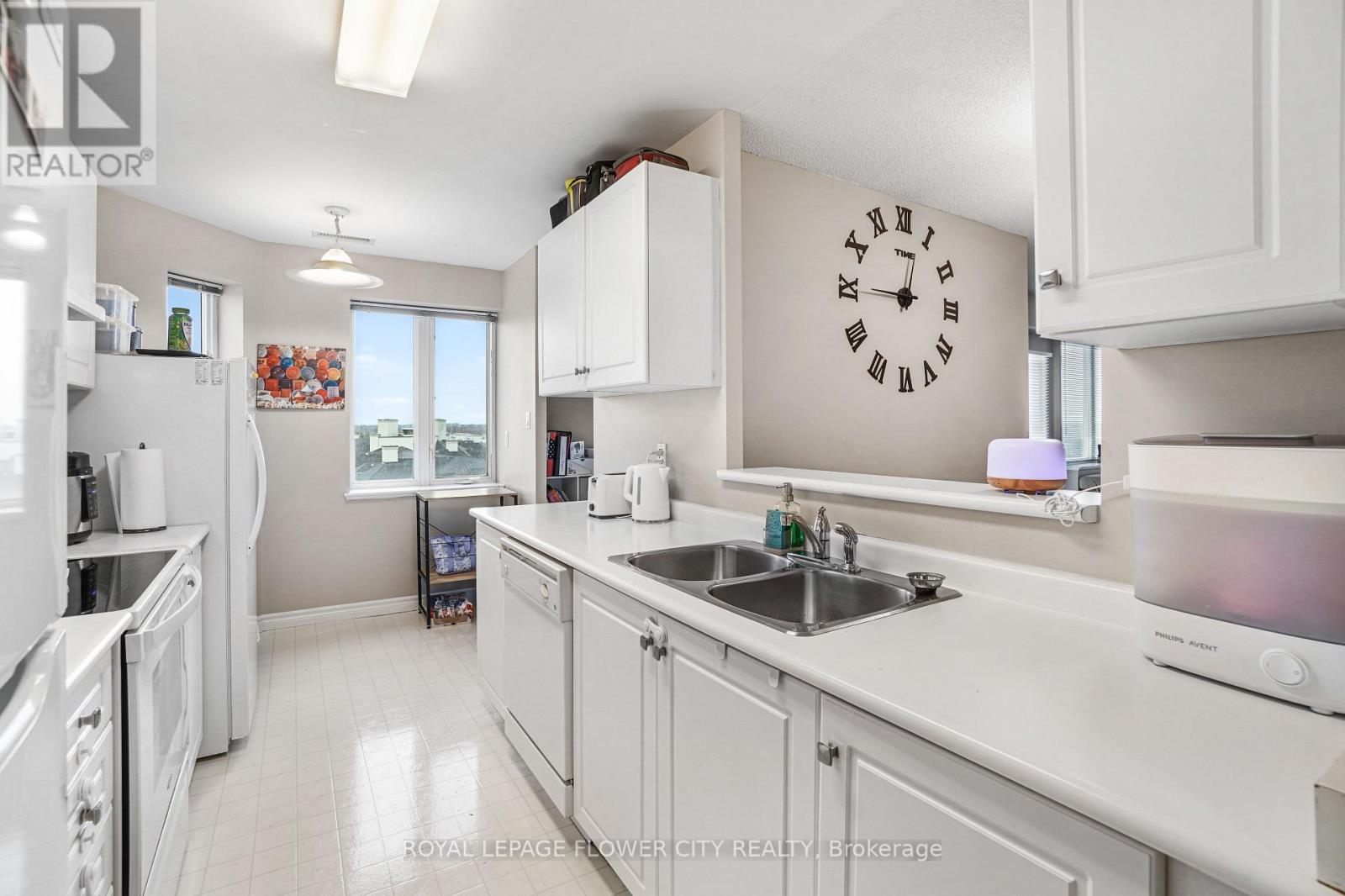 701 - 10 Dayspring Circle, Brampton, Ontario  L6P 1B9 - Photo 12 - W12094597