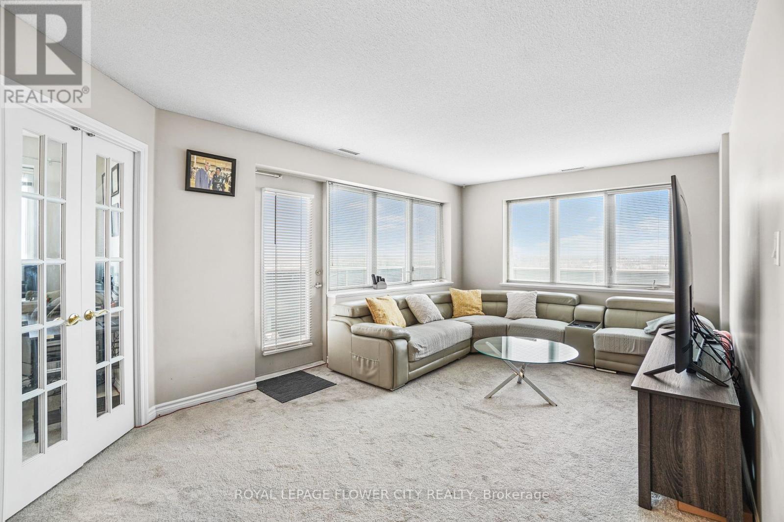 701 - 10 Dayspring Circle, Brampton, Ontario  L6P 1B9 - Photo 13 - W12094597