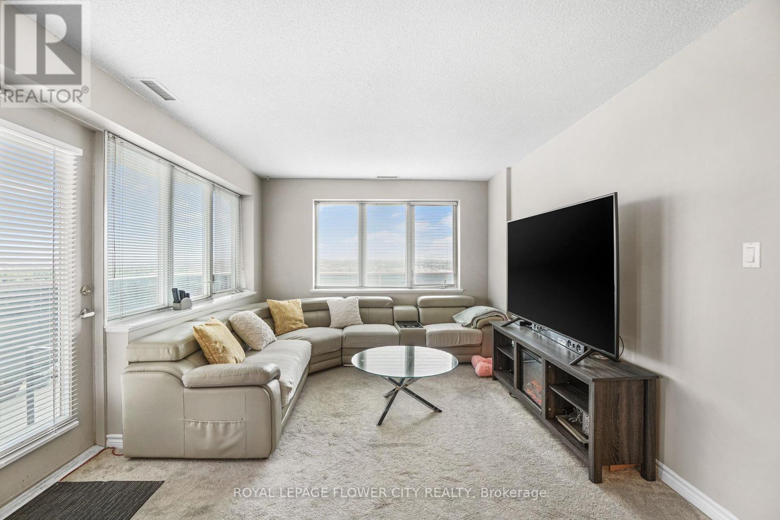 701 - 10 Dayspring Circle, Brampton, Ontario  L6P 1B9 - Photo 14 - W12094597