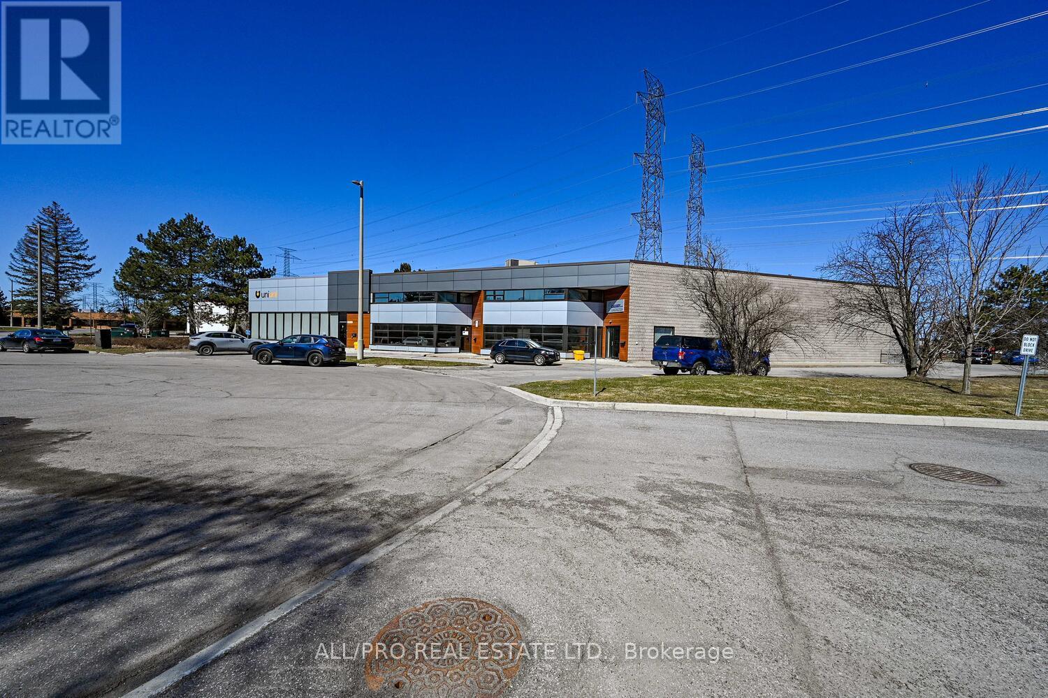 Property at 1011 THOMAS SPRATT PLACE N image 3