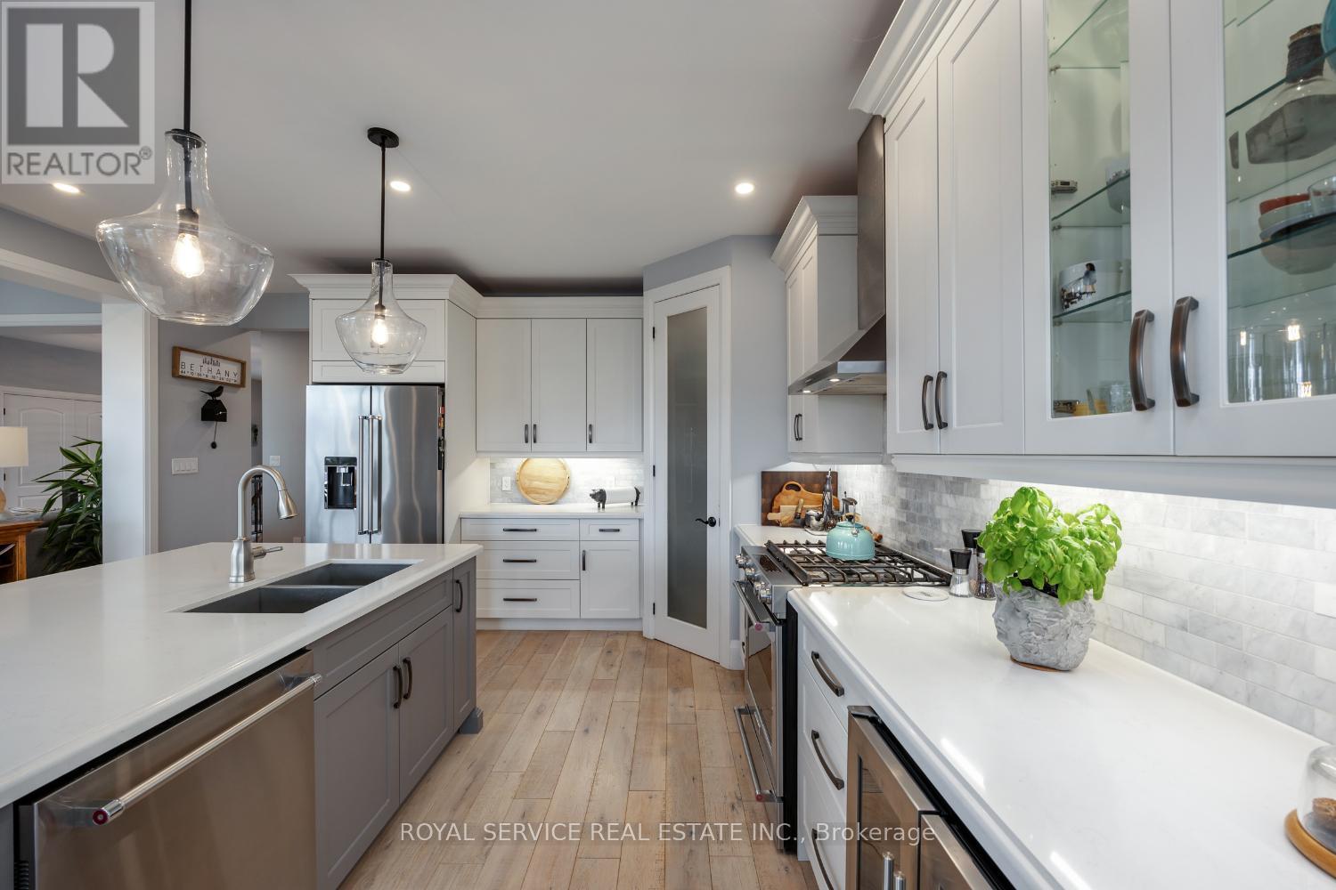 28 Rustlewood Avenue, Kawartha Lakes, Ontario  L0A 1A0 - Photo 13 - X12094690