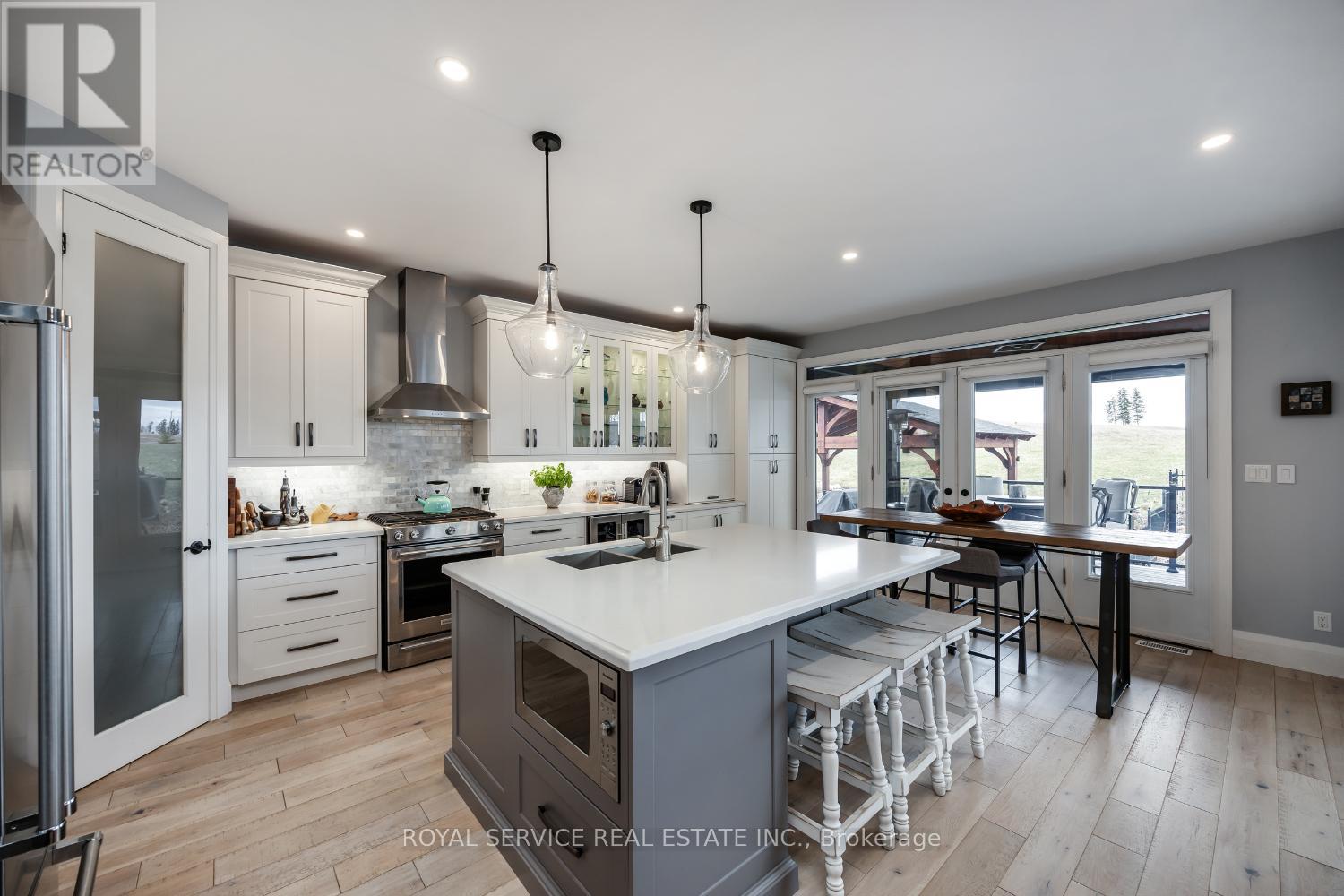 28 Rustlewood Avenue, Kawartha Lakes, Ontario  L0A 1A0 - Photo 9 - X12094690