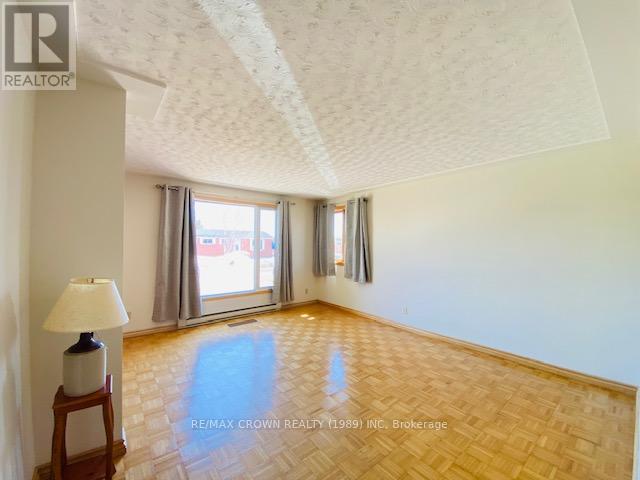 66 Mcmanus Street, Hearst, Ontario  P0L 1N0 - Photo 12 - T12092491