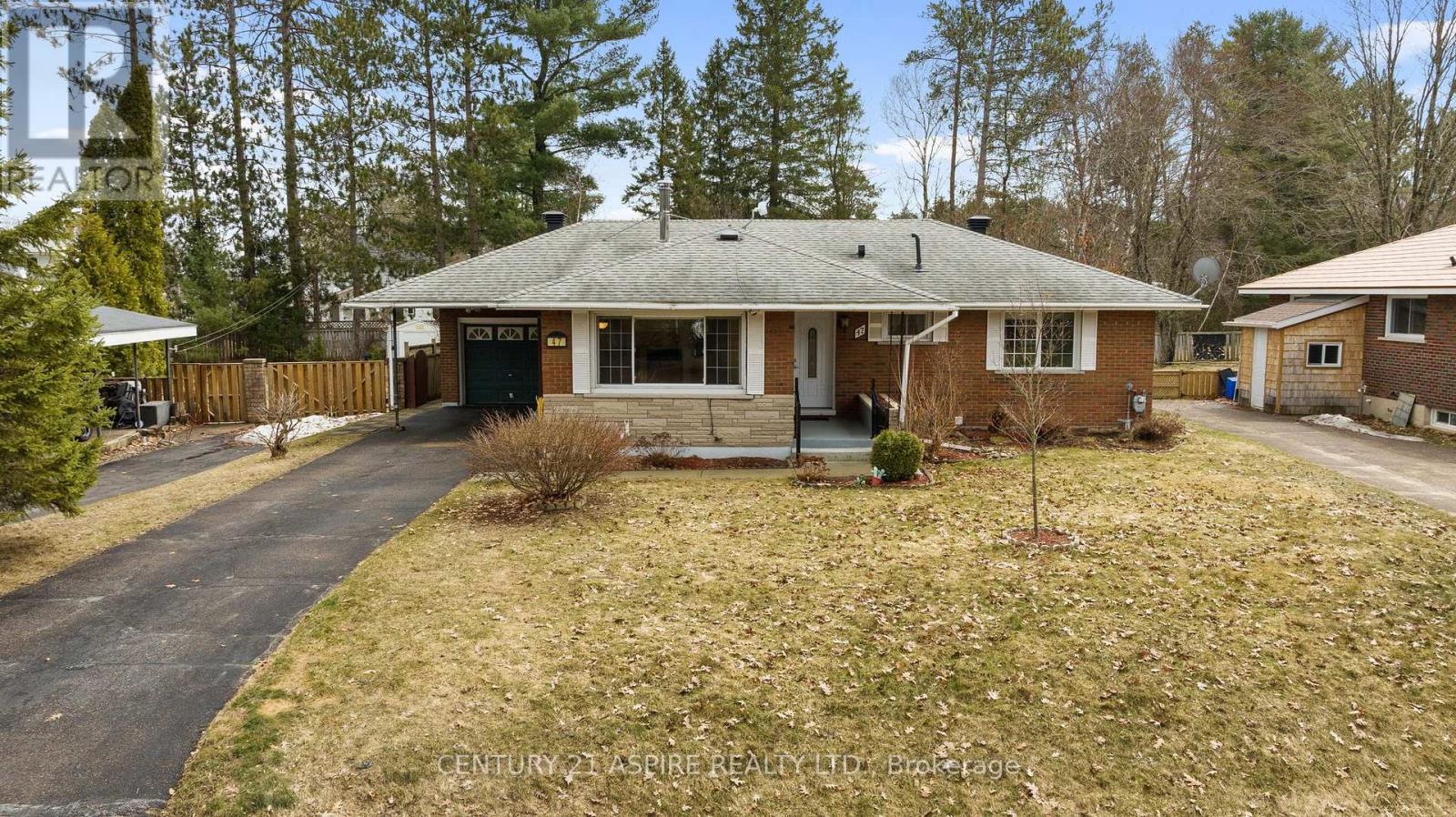 47 Highland Crescent, Deep River, Ontario  K0J 1P0 - Photo 1 - X12094730