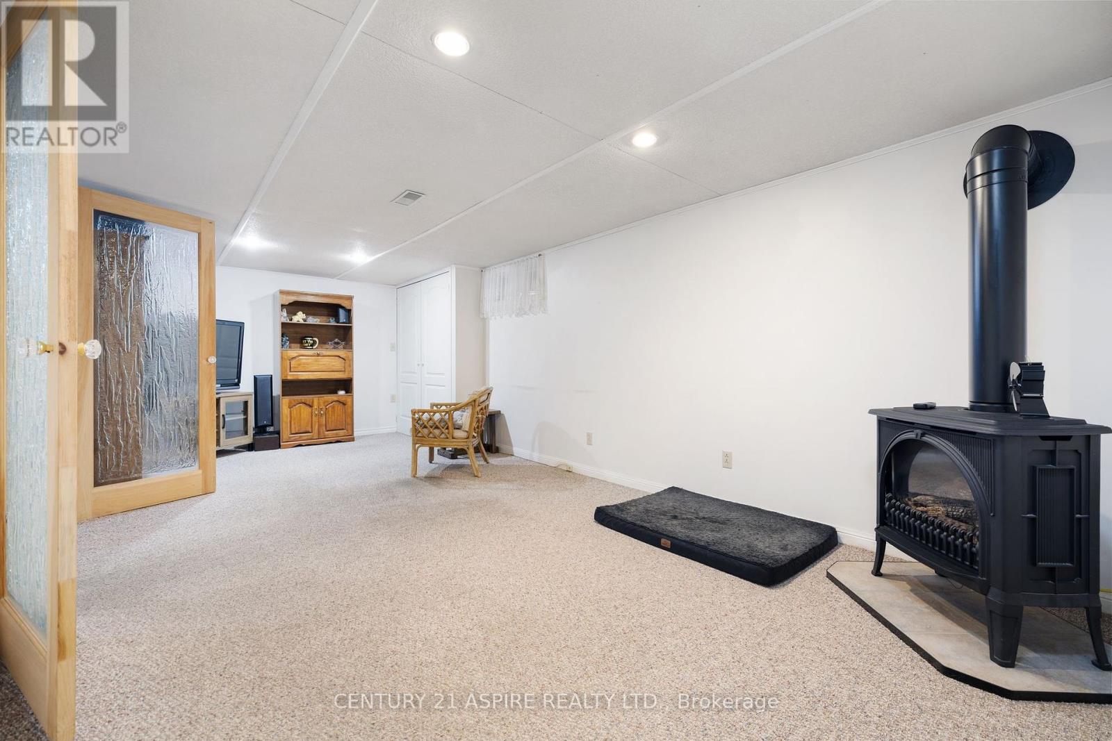 47 Highland Crescent, Deep River, Ontario  K0J 1P0 - Photo 24 - X12094730