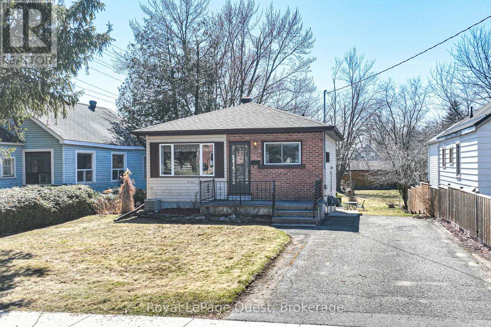 333 MOFFAT STREET, Orillia, Ontario