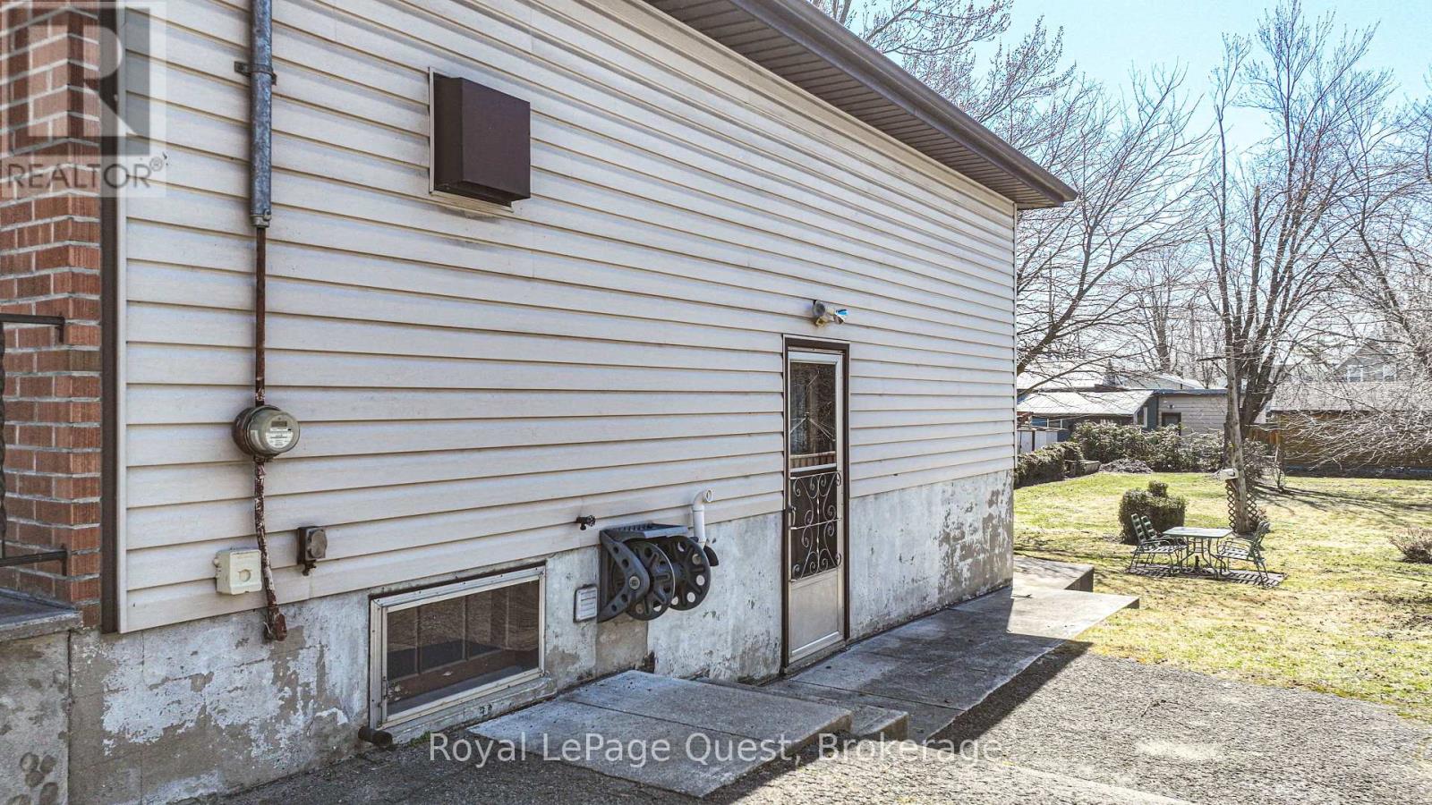 333 Moffat Street, Orillia, Ontario  L3V 4E9 - Photo 6 - S12094727