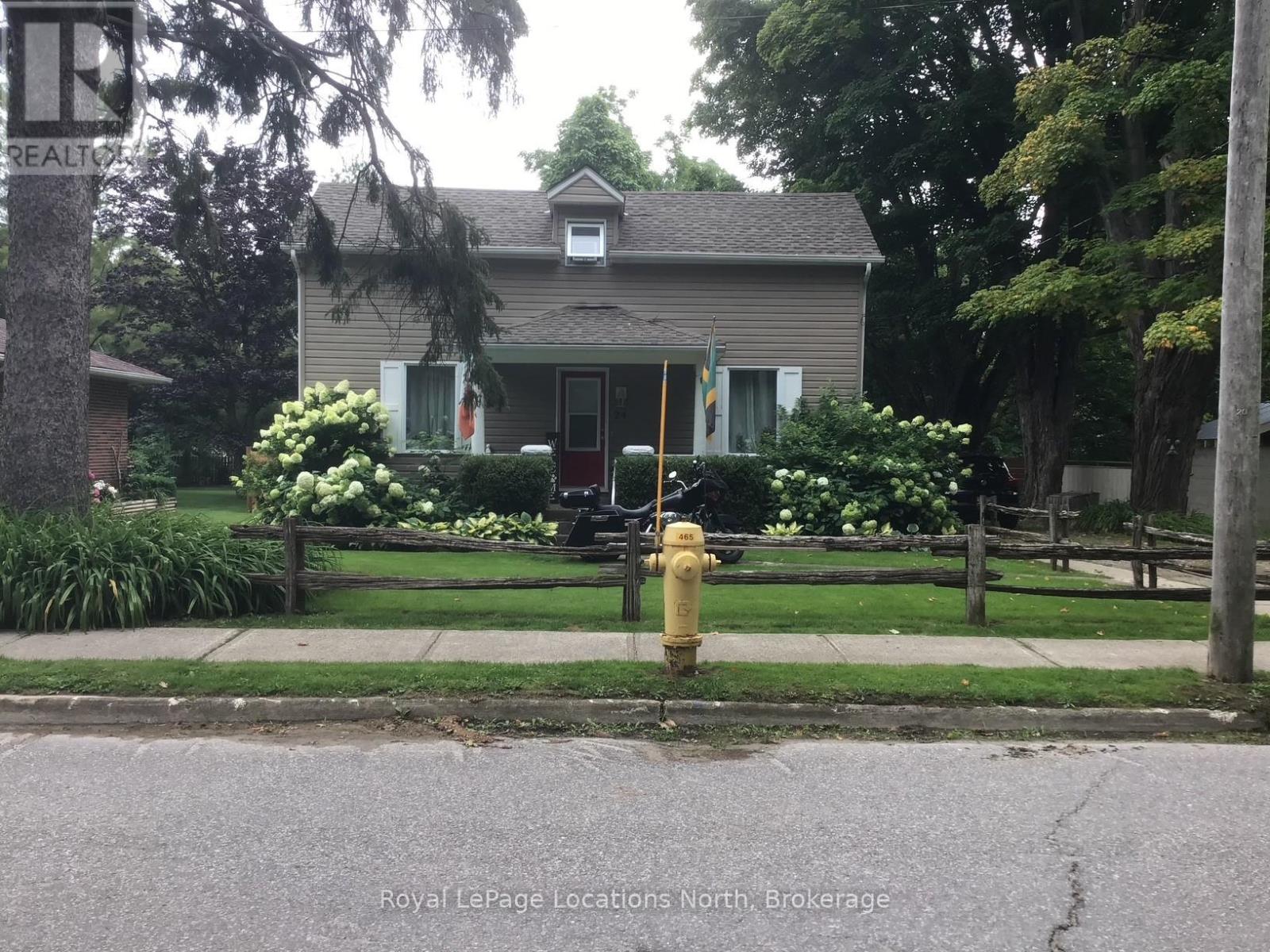 24 Louisa Street W, Blue Mountains, Ontario  N0H 2P0 - Photo 2 - X12094699