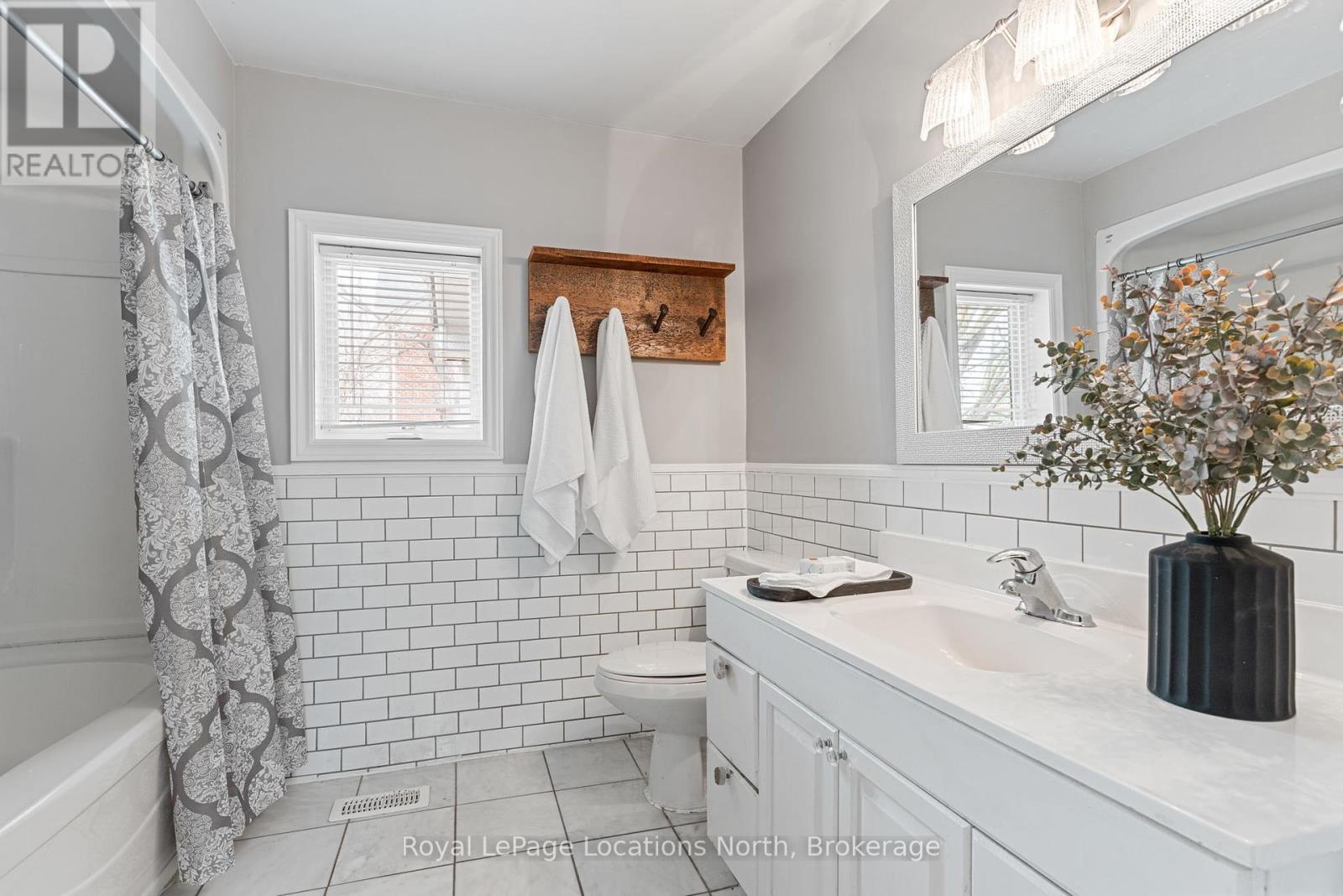 24 Louisa Street W, Blue Mountains, Ontario  N0H 2P0 - Photo 22 - X12094699
