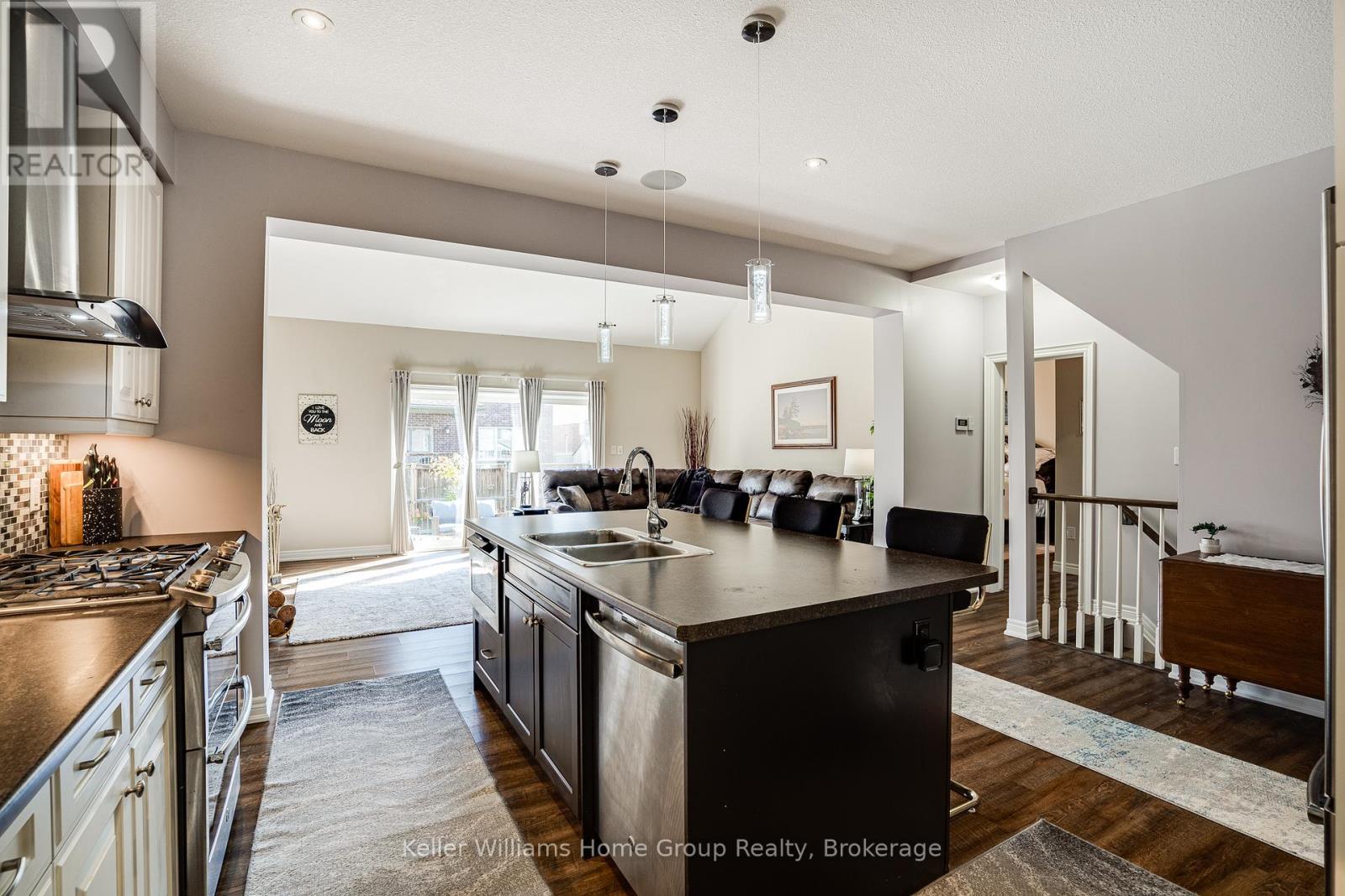 68 Roselawn Crescent, Welland, Ontario  L3C 0C3 - Photo 8 - X12094713