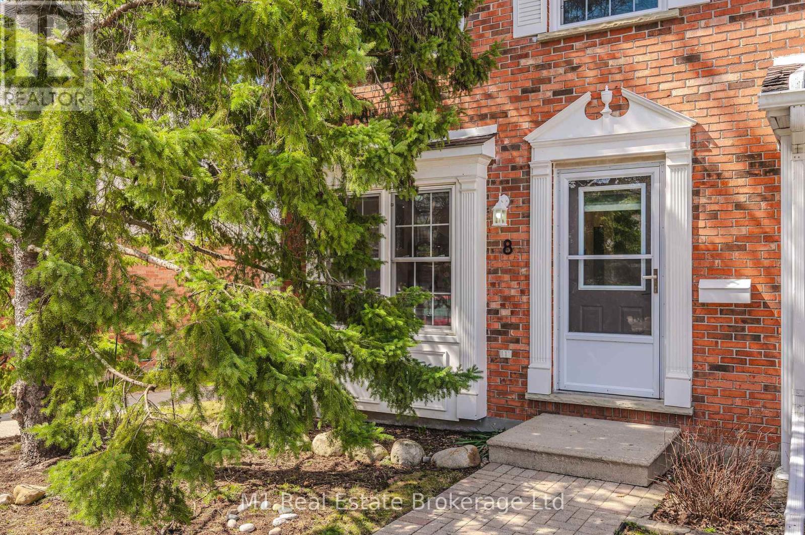 Property at 8 - 129 VICTORIA ROAD N image 2