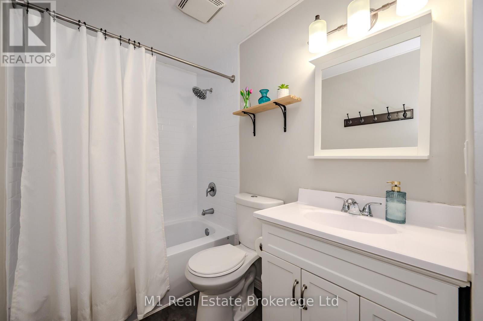8 - 129 Victoria Road N, Guelph, Ontario  N1E 6V3 - Photo 29 - X12094744