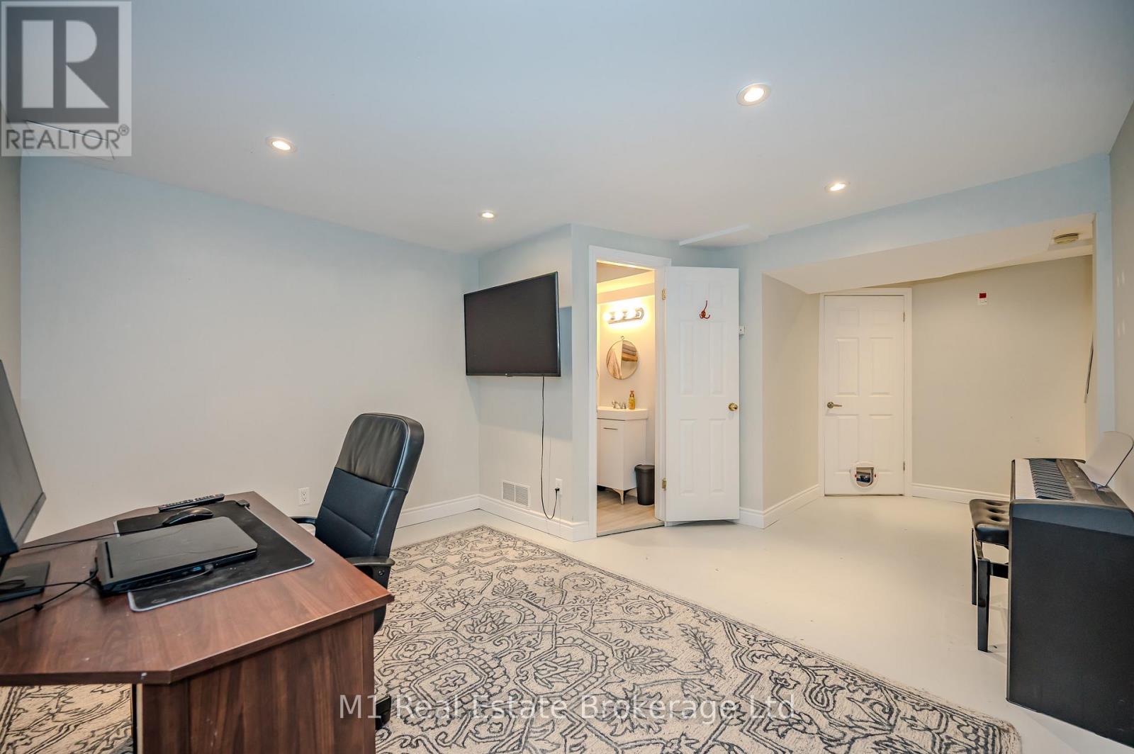 8 - 129 Victoria Road N, Guelph, Ontario  N1E 6V3 - Photo 33 - X12094744