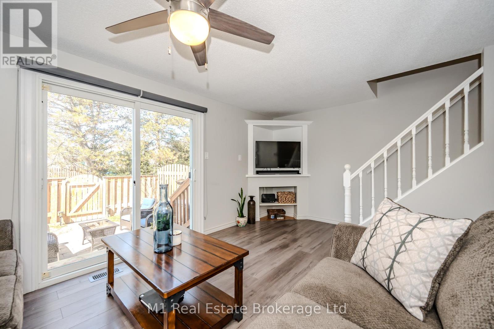 8 - 129 Victoria Road N, Guelph, Ontario  N1E 6V3 - Photo 9 - X12094744