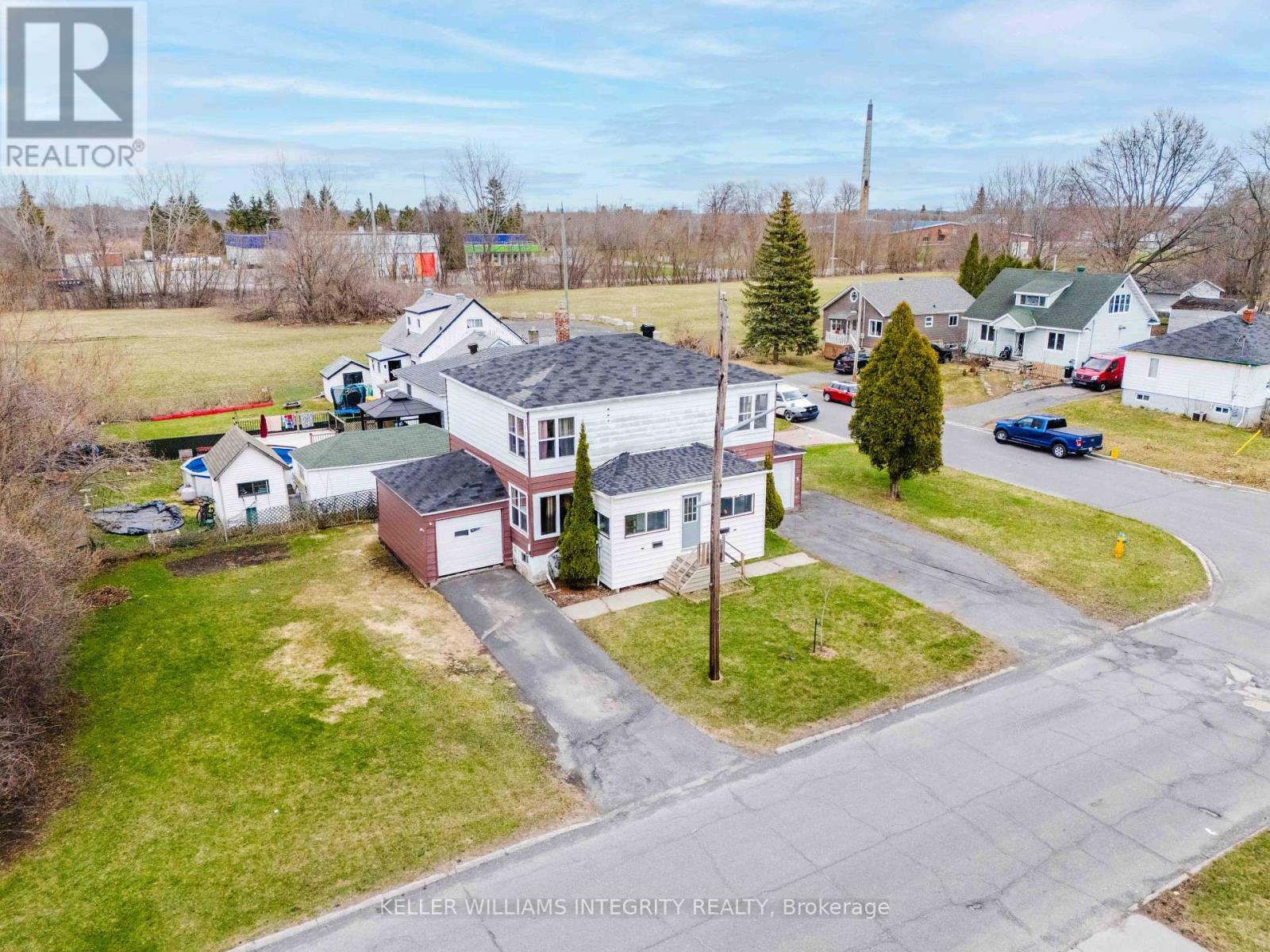 Property at 301-303 HOOPLE AVENUE image 2