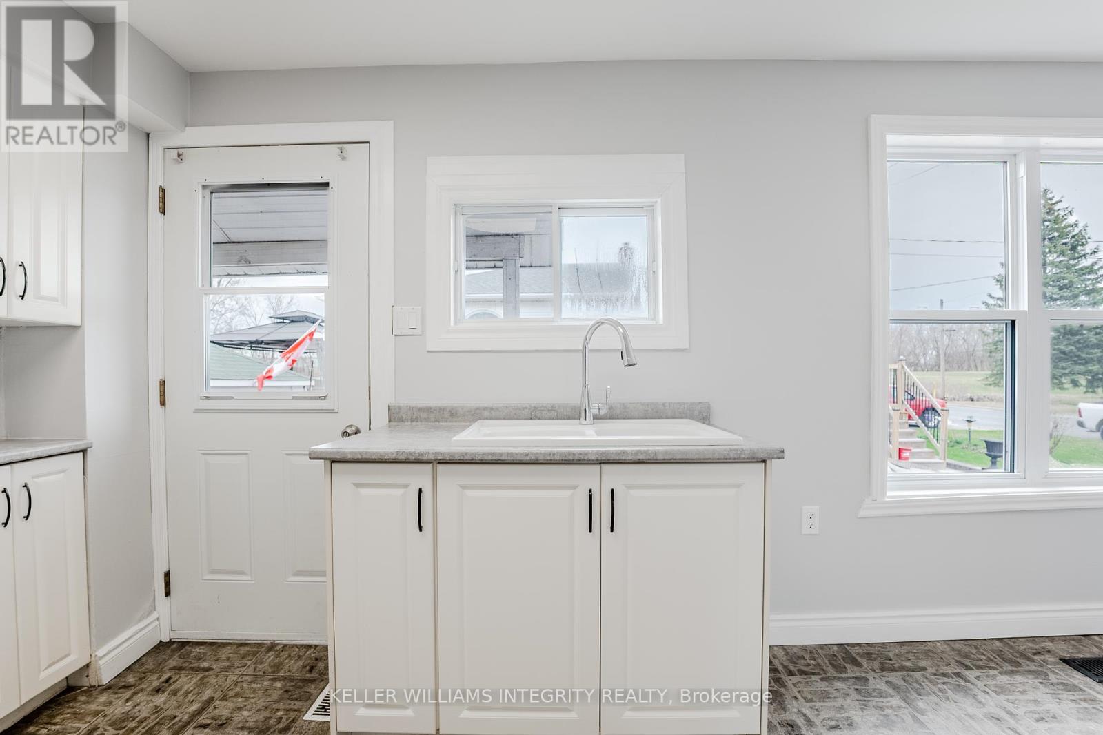 301-303 Hoople Avenue, Cornwall, Ontario  K6J 2A5 - Photo 26 - X12094718