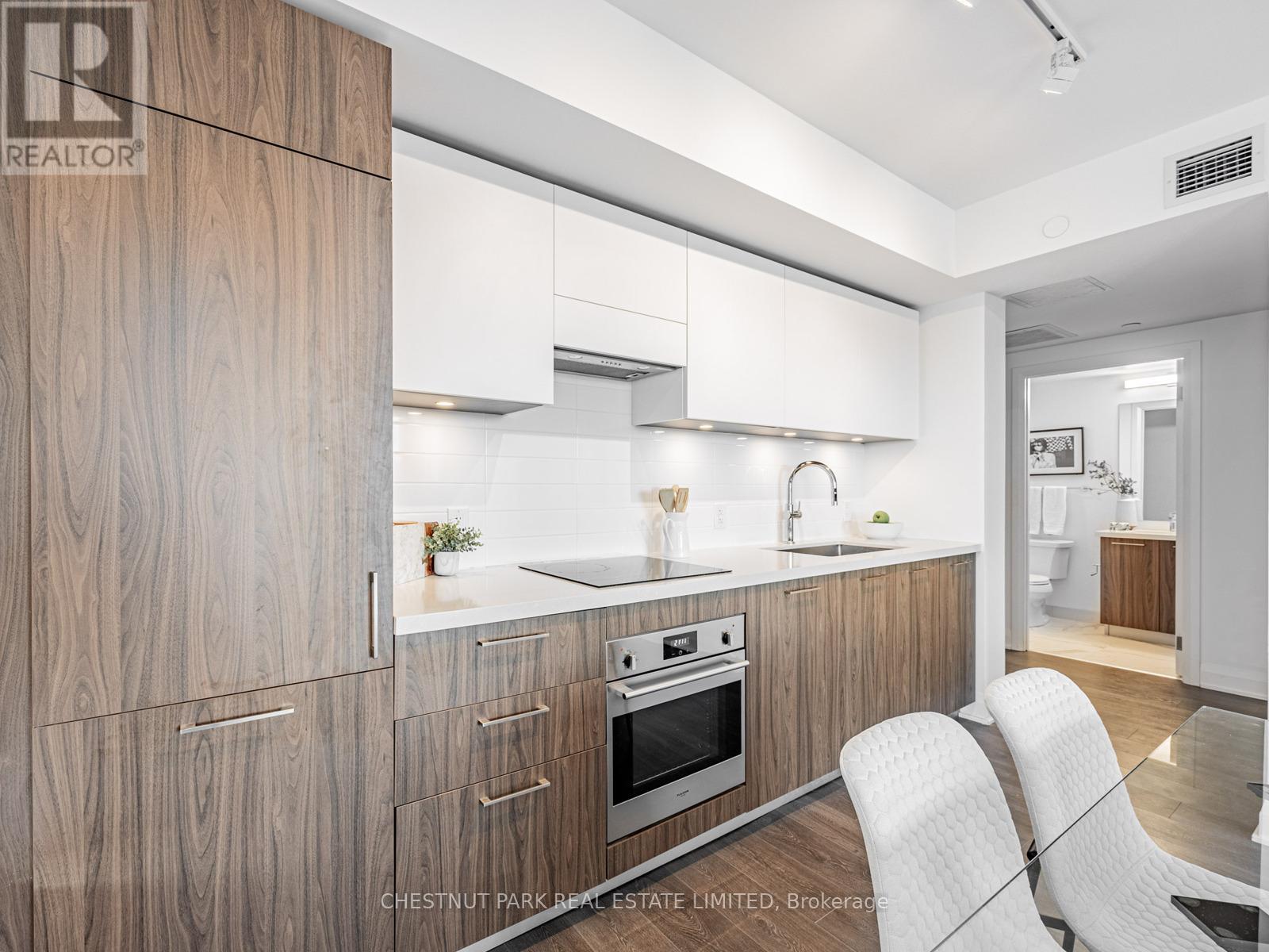 425 - 33 Frederick Todd Way, Toronto, Ontario  M4G 0C9 - Photo 7 - C12094736