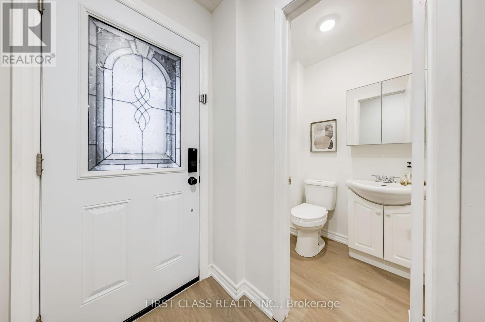 Property at 112 - 106 CHESTER LE BOULEVARD image 5