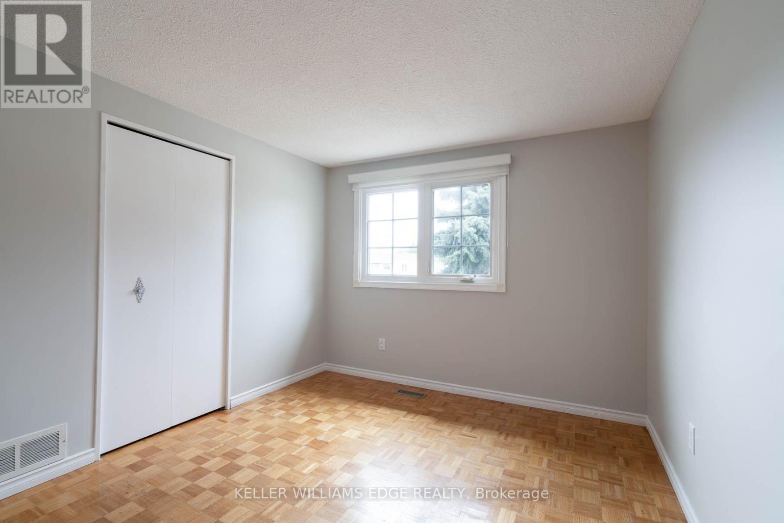 Property at 3279 HORNBEAM CRESCENT image 3