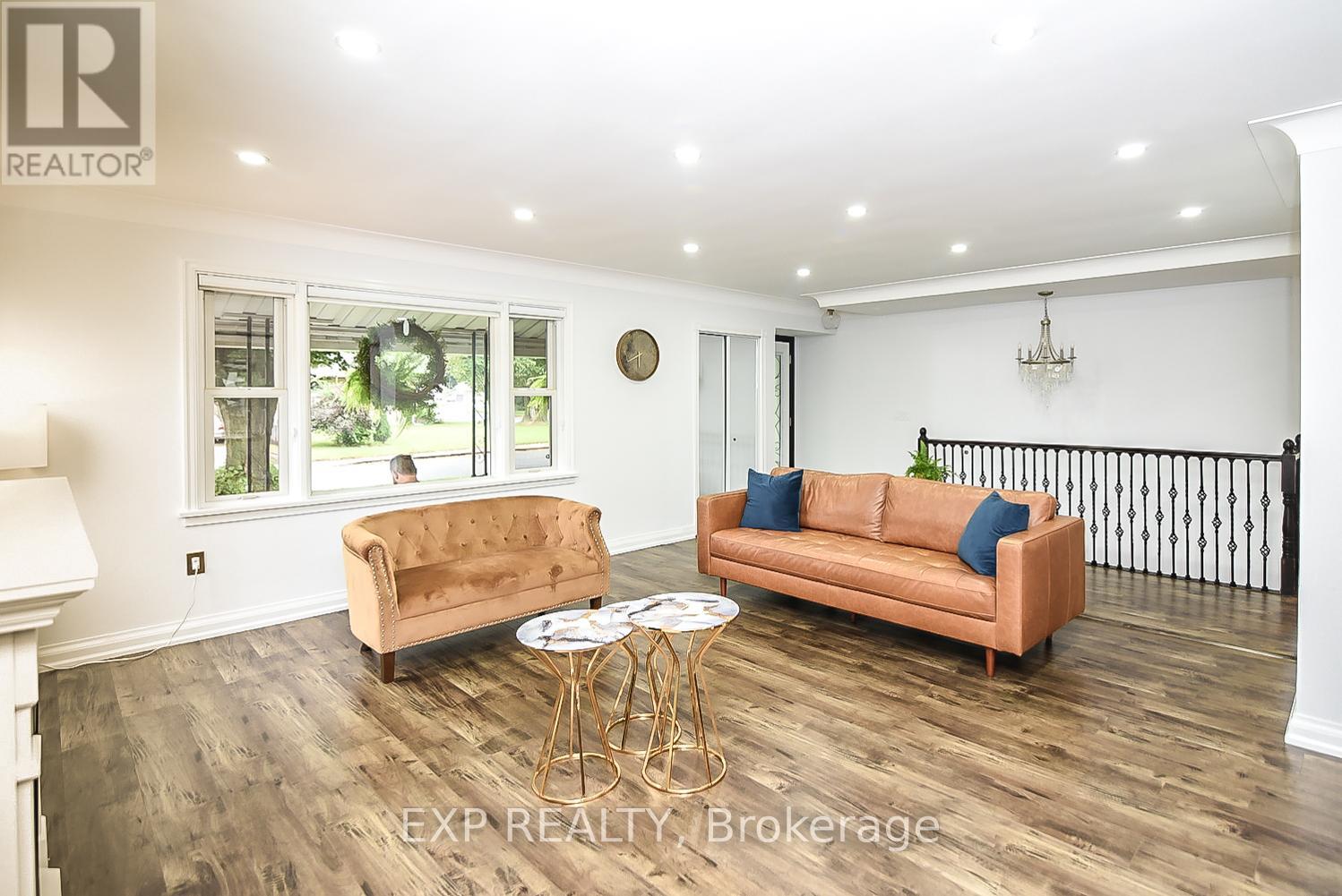 6314 Margaret Street, Niagara Falls, Ontario  L2G 2T3 - Photo 4 - X12094711