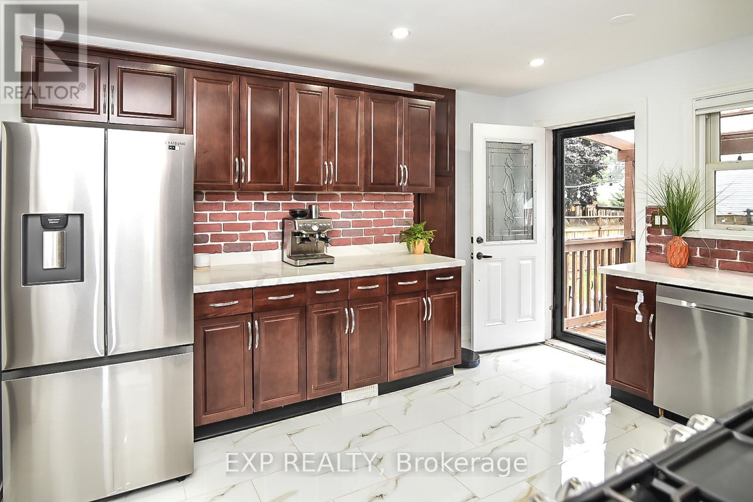 6314 Margaret Street, Niagara Falls, Ontario  L2G 2T3 - Photo 9 - X12094711