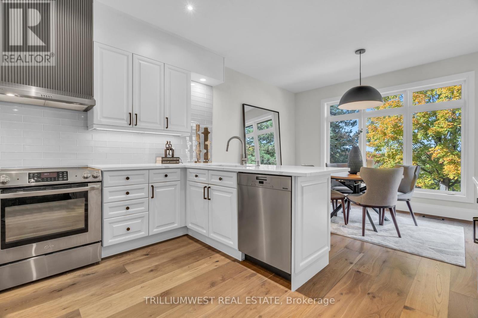 9 - 260 Deer Ridge Drive, Kitchener, Ontario  N2P 2M3 - Photo 13 - X12094732