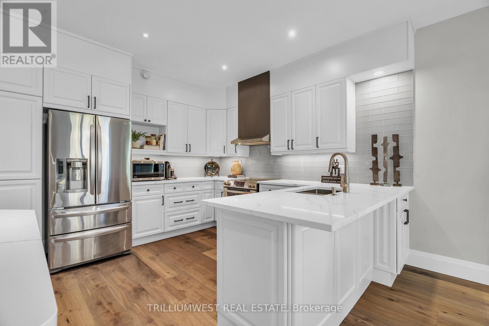 9 - 260 Deer Ridge Drive, Kitchener, Ontario  N2P 2M3 - Photo 18 - X12094732
