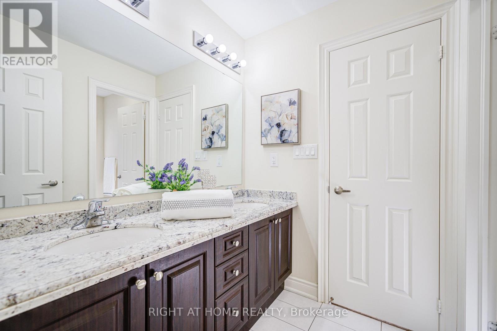 498 Wheat Boom Drive, Oakville, Ontario  L6H 0S7 - Photo 24 - W12091181