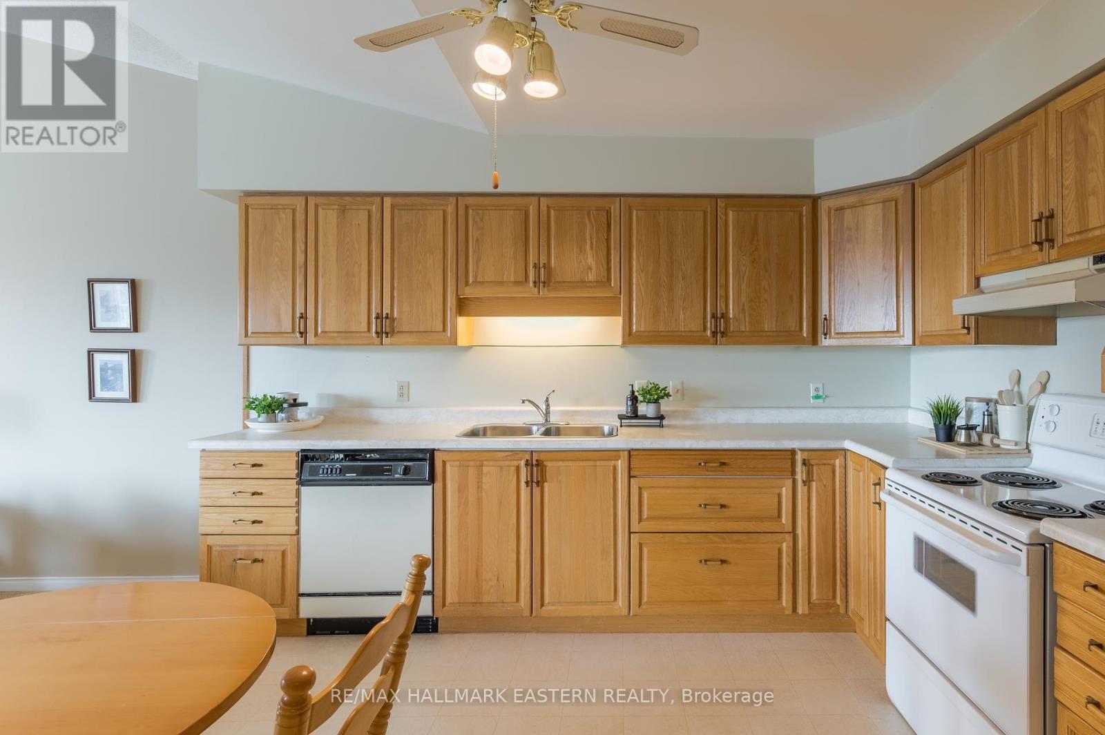 301c - 1099 Clonsilla Avenue, Peterborough West, Ontario  K9J 8L7 - Photo 10 - X12094785