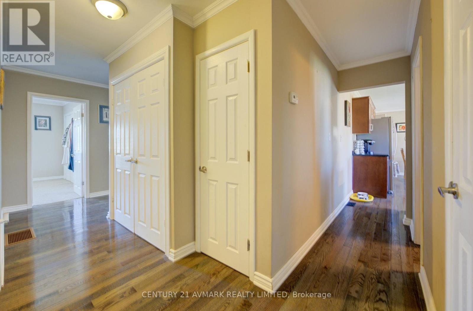 273 Lakeshore Road, St. Catharines, Ontario  L2M 1R9 - Photo 16 - X12094776