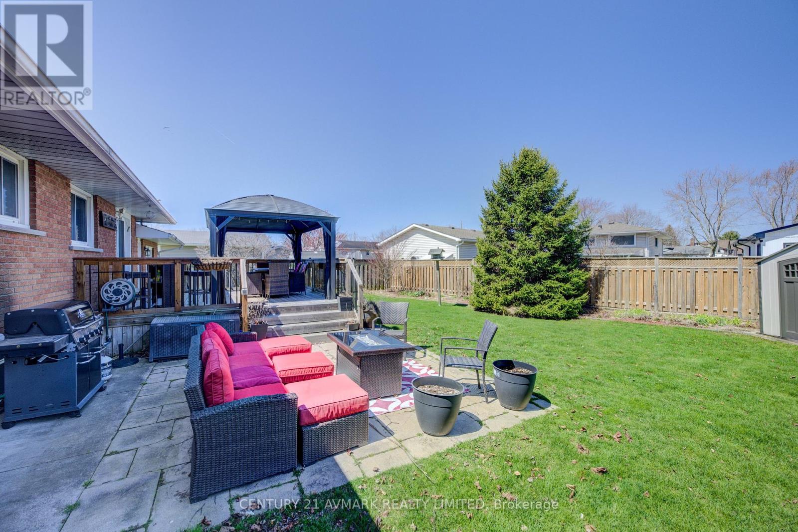 273 Lakeshore Road, St. Catharines, Ontario  L2M 1R9 - Photo 34 - X12094776