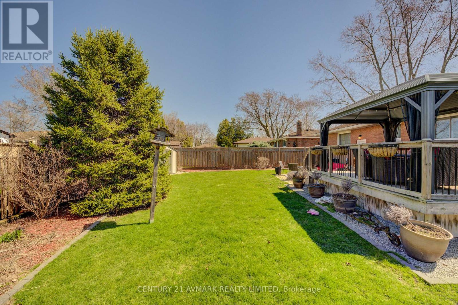 273 Lakeshore Road, St. Catharines, Ontario  L2M 1R9 - Photo 36 - X12094776