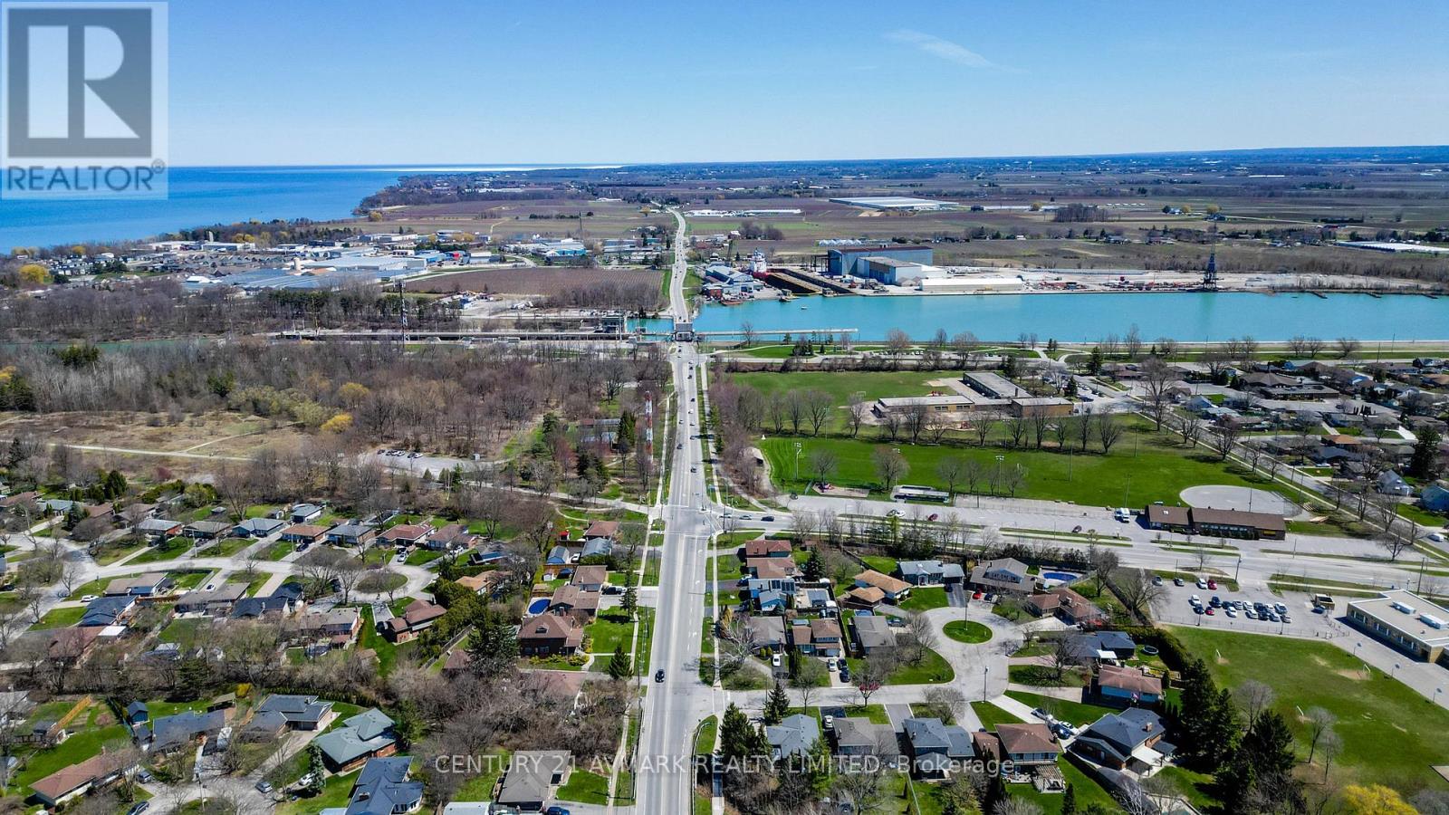 273 Lakeshore Road, St. Catharines, Ontario  L2M 1R9 - Photo 43 - X12094776