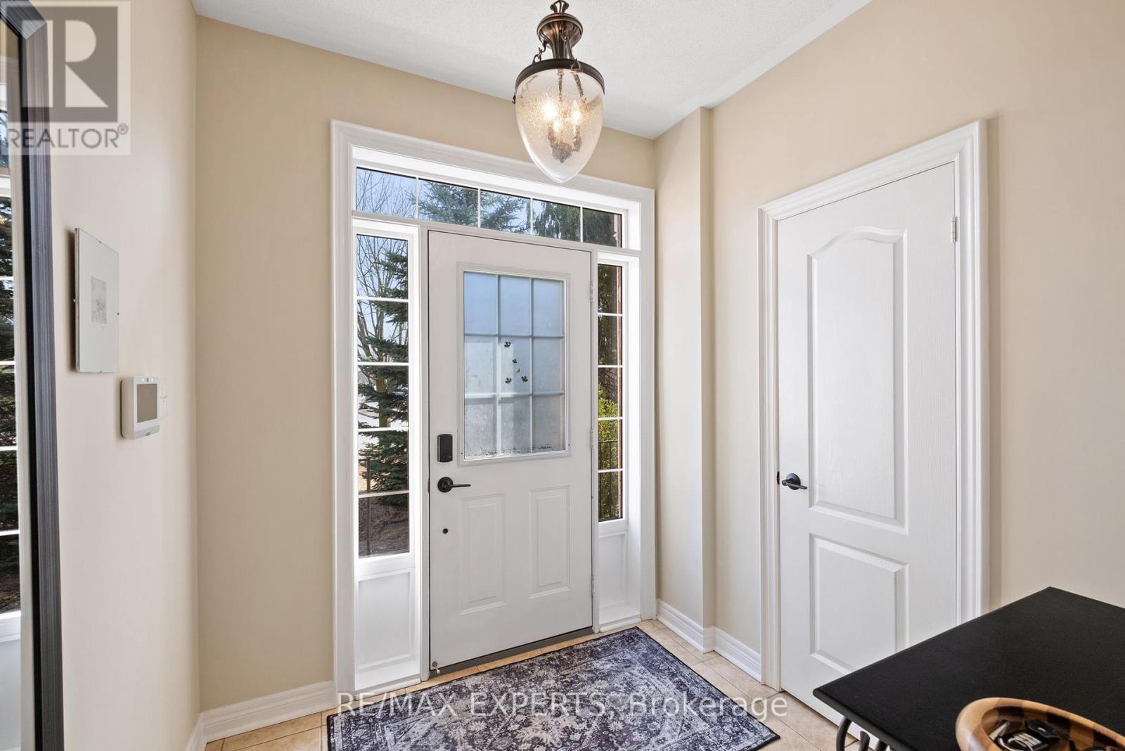 Property at 228 SAWMILL VALLEY DRIVE image 3