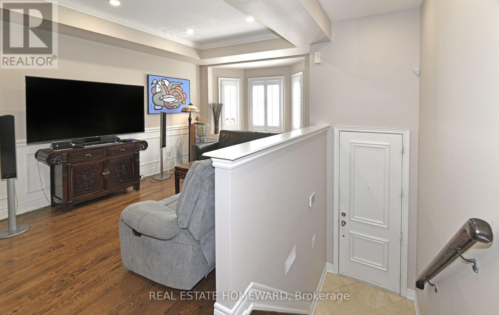 Property at 264 DALESFORD ROAD image 3